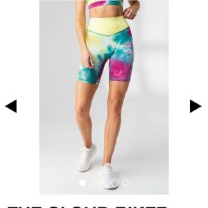 Vitality Cloud Biker Short